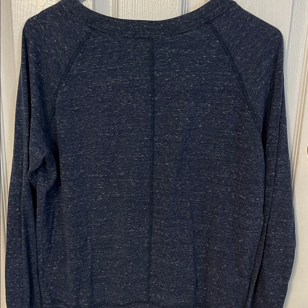 Nike Women's Dark Blue Crew Neck Long Sleeve shirt